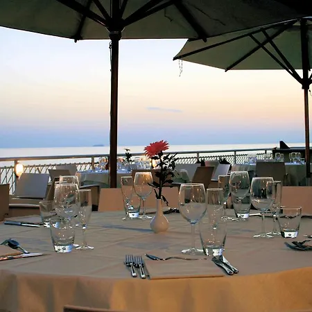 Rex Hotel