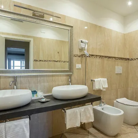 Rex Hotel